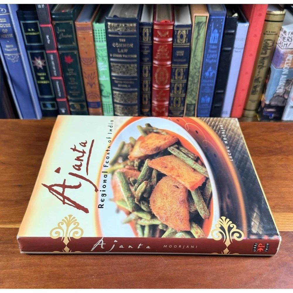 Ajanta: Distinctive Indian Cookbook Lachu Moorjani Hardcover